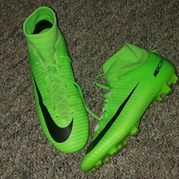 Men's Nike Soccer Cleats - Picture 3 of 3